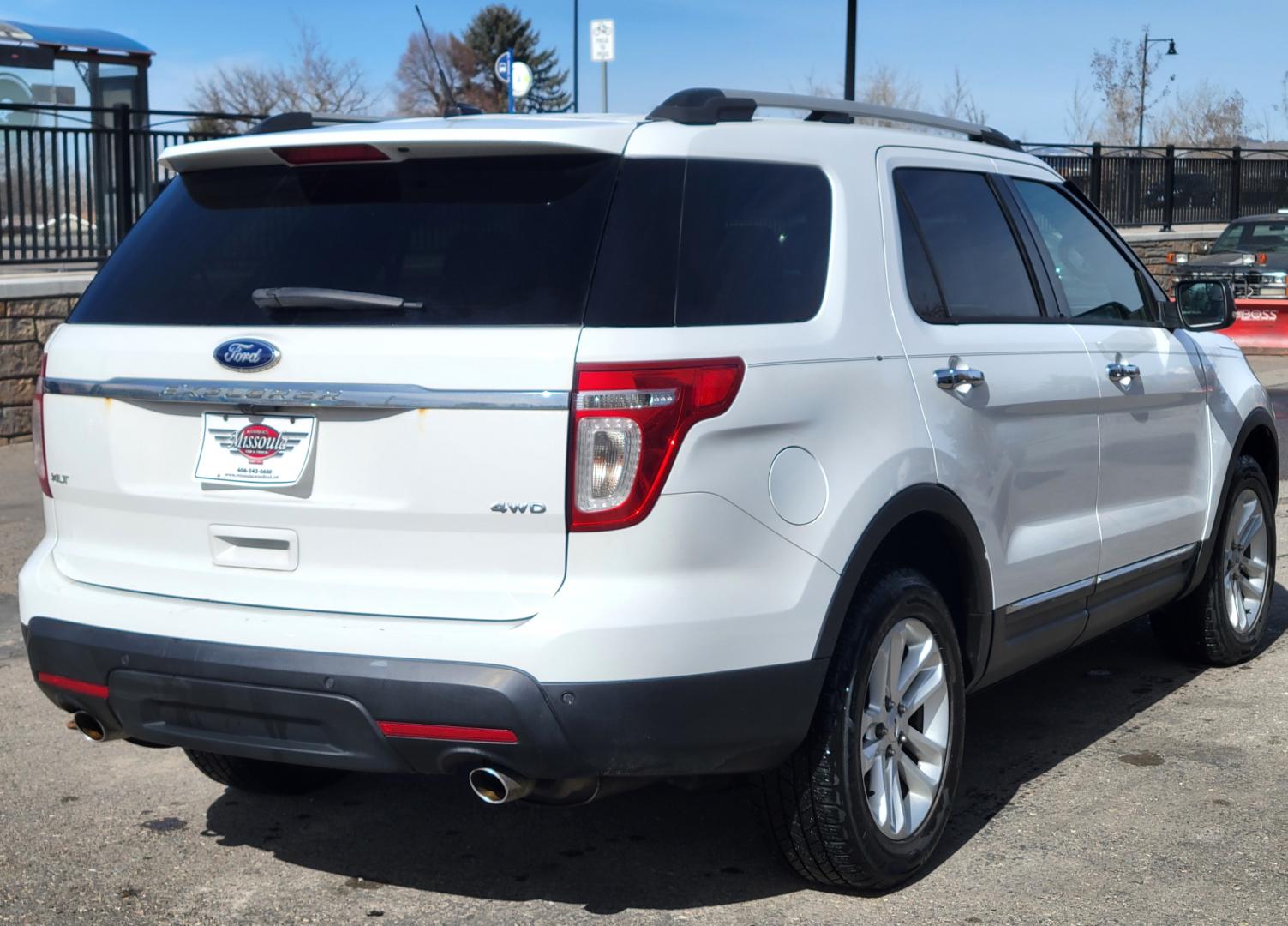 2013 White /Black Ford Explorer XLT (1FM5K8D81DG) with an 3.5L V6 engine, 6 Speed Auto transmission, located at 450 N Russell, Missoula, MT, 59801, (406) 543-6600, 46.874496, -114.017433 - Photo#5